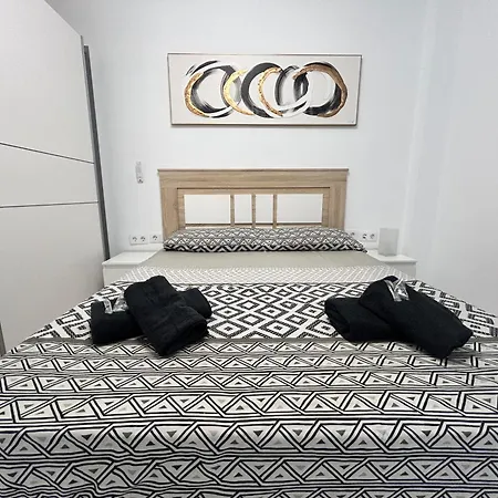 San Eugenio Fantastic New 4 Bedrooms Wifi Free Vakantiehuis